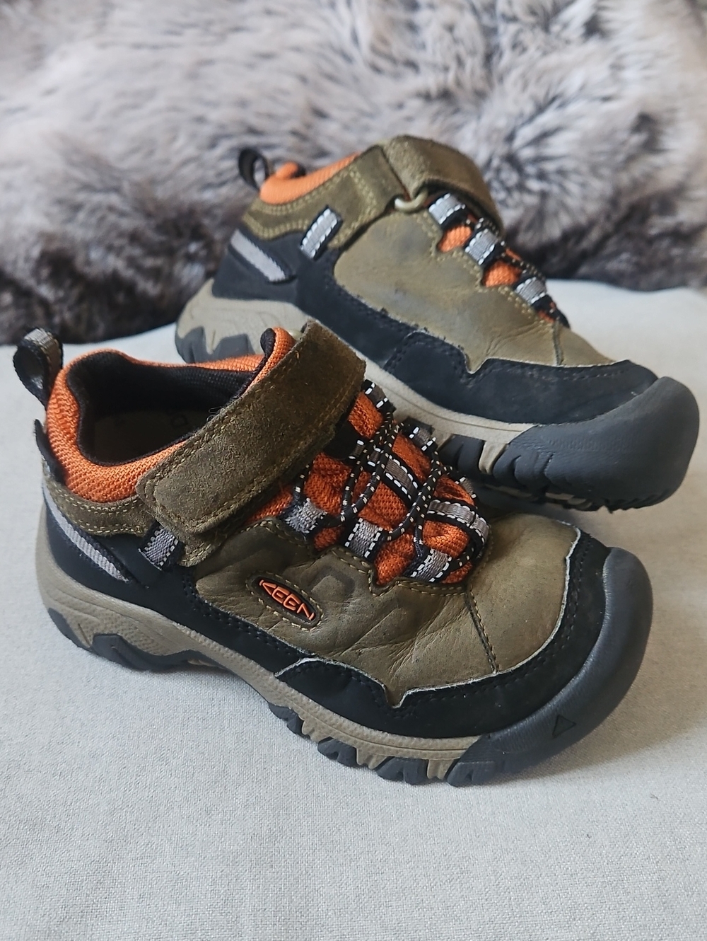 TARGHEE IV LOW WP DARK OLIVE - KIDS 10